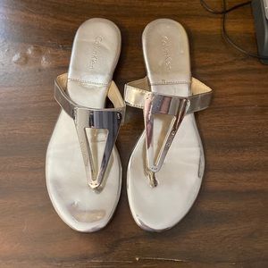CALVIN KLEIN FLIP FLOP SILVER SIZE 7